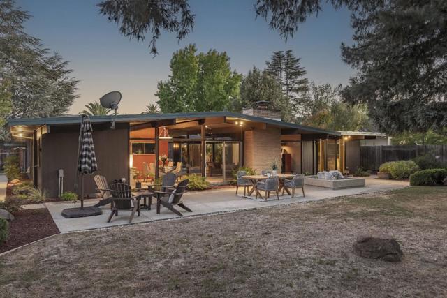 19269 De Havilland Drive, Saratoga CA: https://media.crmls.org/mediaz/9942ae9e-62c2-43fc-aefe-e8d17e793a29.jpg