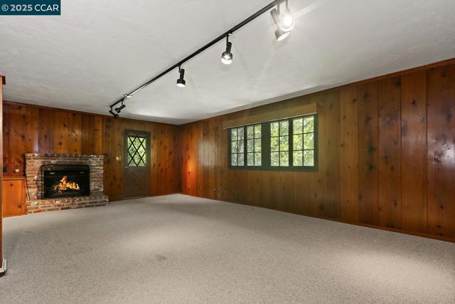 37 La Madronal, Orinda CA: https://media.crmls.org/mediaz/9942bacc-0427-400f-ada2-d3a2bffe1f2c.jpg