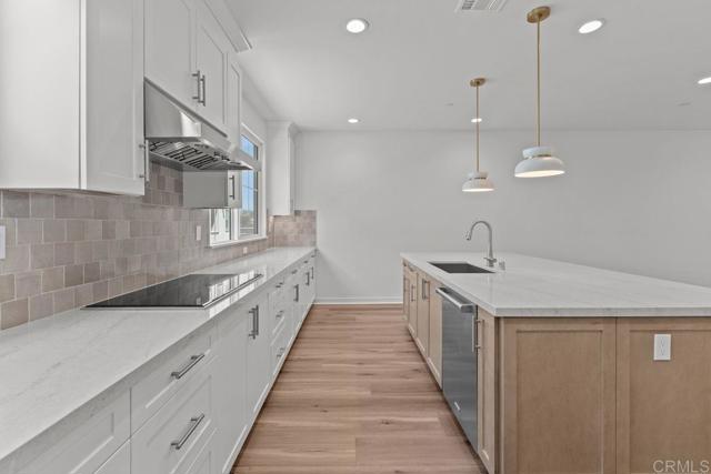 Detail Gallery Image 2 of 37 For 2536 Elderberry Ln, Carlsbad,  CA 92008 - 4 Beds | 3/1 Baths