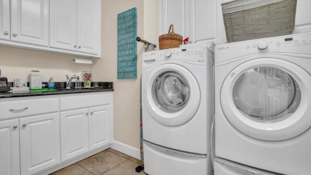 1467 Chestnut Hill Drive, Manteca CA: https://media.crmls.org/mediaz/9943544b-563e-45ca-bfe6-29b4d870ab90.jpg