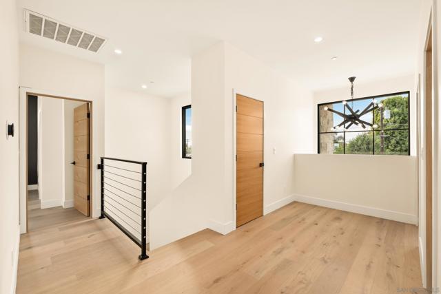 1531 33 Lieta St, San Diego CA: https://media.crmls.org/mediaz/99438d01-2955-406c-ad6a-b9ccc8c95f10.jpg