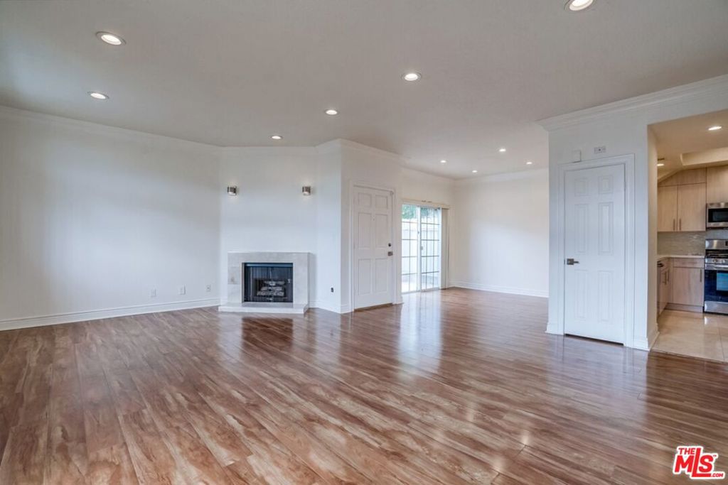 1034 S Shenandoah Street #1