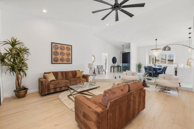 47215 Heliotrope Drive, Palm Desert CA: https://media.crmls.org/mediaz/994408b9-6842-4c74-8f4e-9d5d3c4fb50c.jpg