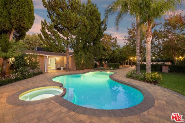 22910 Collins Street, Woodland Hills CA: https://media.crmls.org/mediaz/9944371e-a46d-4425-9eea-6662b4aae370.jpg
