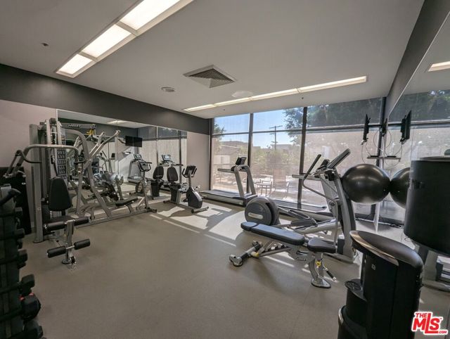 10750 Wilshire Boulevard, Los Angeles CA: https://media.crmls.org/mediaz/99447a15-01e7-401a-8ee3-a491ed73fa3b.jpg