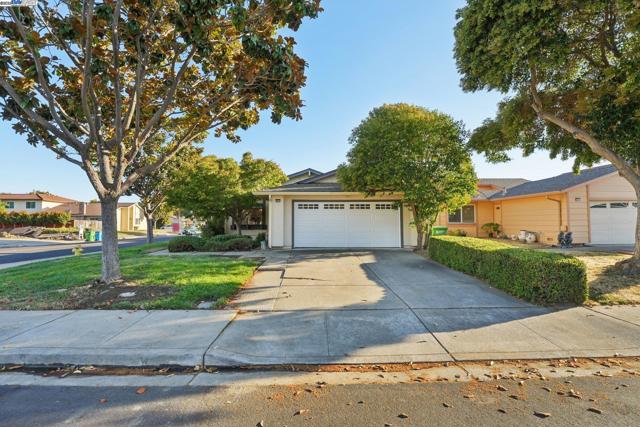 33177 Quail Drive, Union City CA: https://media.crmls.org/mediaz/994498a6-3282-4a1b-82e7-a7041742dc72.jpg