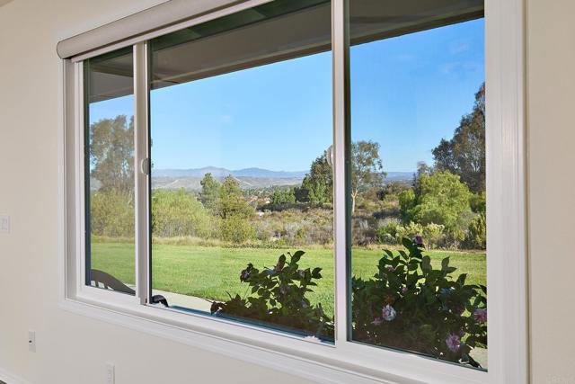 942 Royal Tern Way, Oceanside CA: https://media.crmls.org/mediaz/994498b3-32ba-4c98-ab18-c1b4f7a1a1f3.jpg