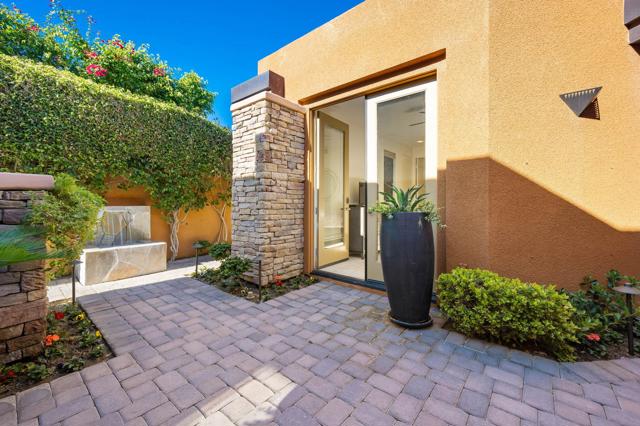 79935 Via Maravilla, La Quinta CA: https://media.crmls.org/mediaz/9944c96a-dbef-47d1-86f4-a19f9a48c16f.jpg