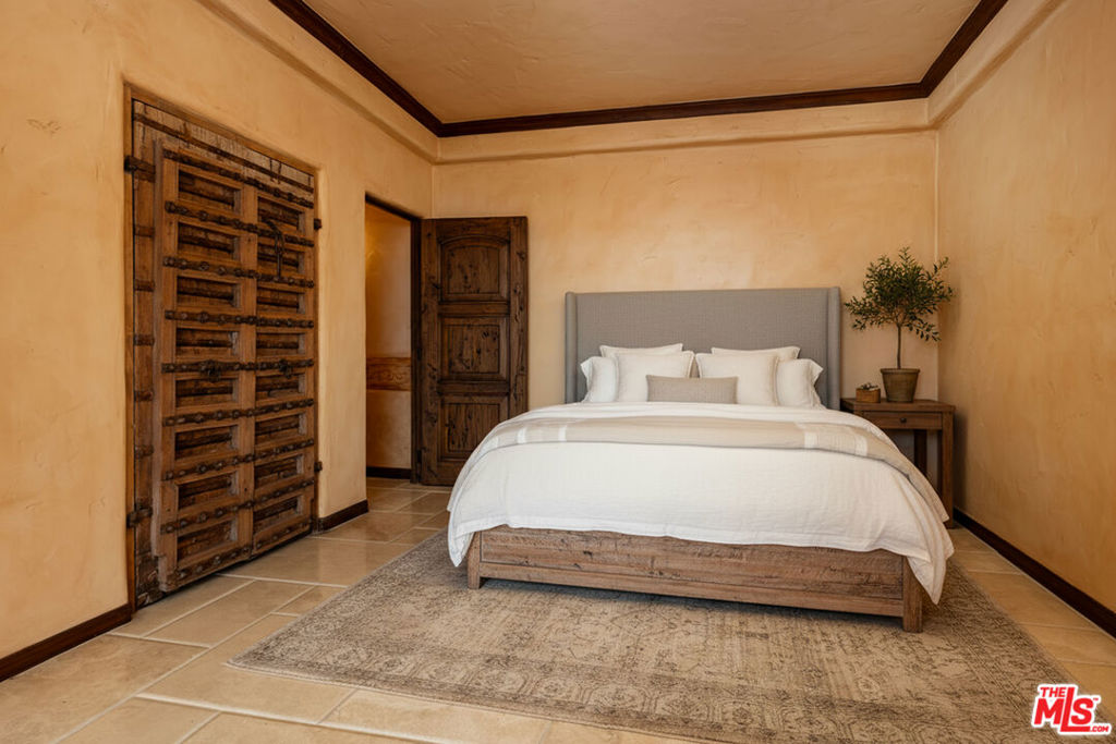 MLS #25615941 image #22