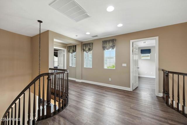 3194 Sunset Hills Boulevard, Thousand Oaks CA: https://media.crmls.org/mediaz/994547c4-e5ce-433e-a507-1c8eed037ab2.jpg