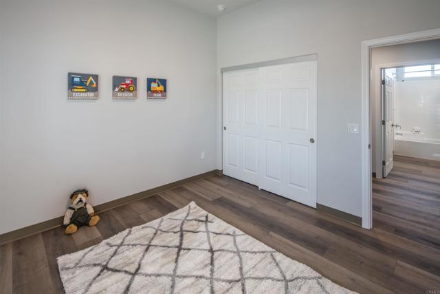 523 16Th Street, Ramona CA: https://media.crmls.org/mediaz/9945beca-9d52-4aaa-9b2f-4f2e9c77fe46.jpg