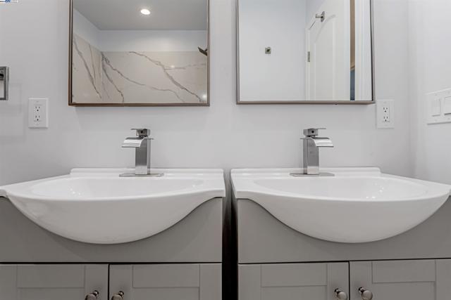 Image 25 of 35 For 158 Baxter St.