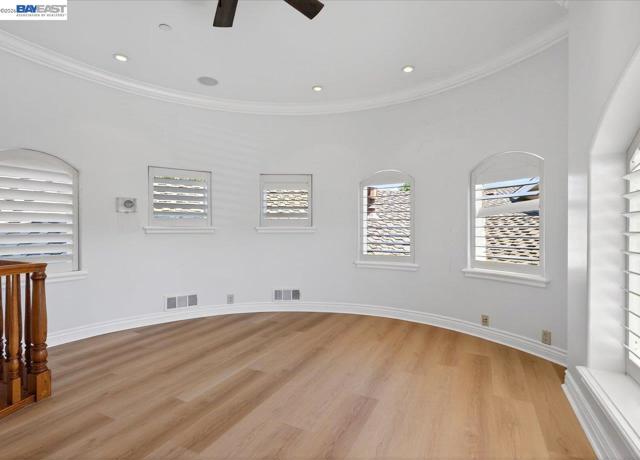 Image 46 of 60 For 920 Happy Valley Rd