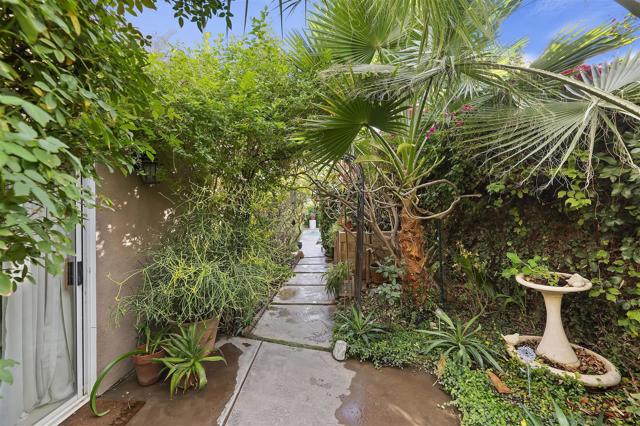 35659 Tranquil Place, Cathedral City CA: https://media.crmls.org/mediaz/9946fbc8-bc36-47af-95f0-b161ff32e596.jpg