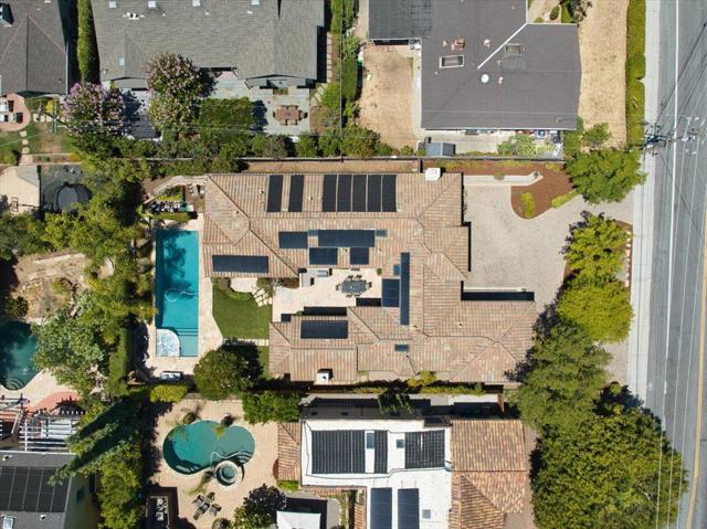 17820 Daves Avenue, Monte Sereno CA: https://media.crmls.org/mediaz/99474bfe-6f9f-48fc-8f0f-7199567e10c9.jpg