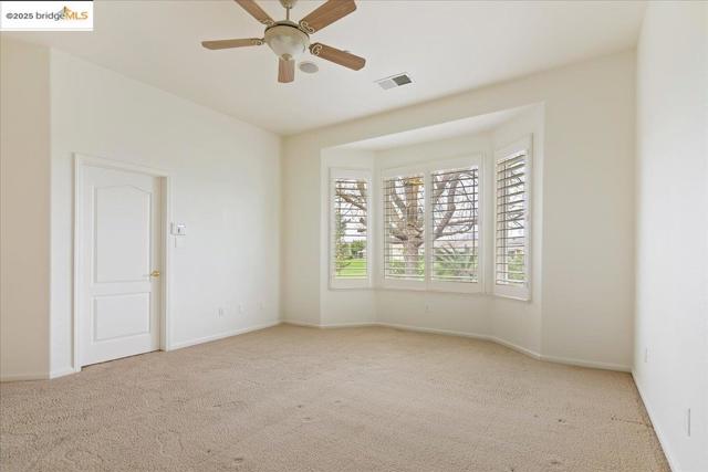 625 Pomona Dr, Brentwood CA: https://media.crmls.org/mediaz/994757d0-d29f-488d-ad92-a22a49651da2.jpg