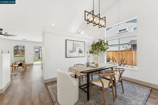 3075 Shiles Loop, Brentwood CA: https://media.crmls.org/mediaz/9947fbb0-185f-4c8a-8045-a6bde9e75724.jpg