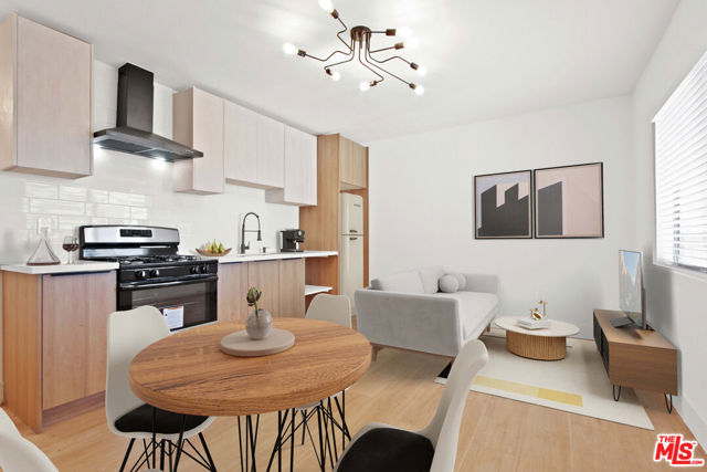 14110 Yukon Avenue, Hawthorne CA: https://media.crmls.org/mediaz/9948313d-cc2d-4cce-a121-7cc6312adbd5.jpg