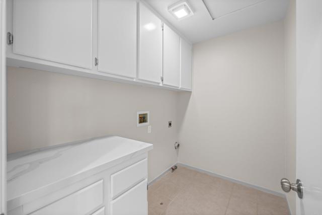 1298 El Mercado Way, Oceanside CA: https://media.crmls.org/mediaz/99494561-8ae0-4f91-9456-e63b8206ad5a.jpg