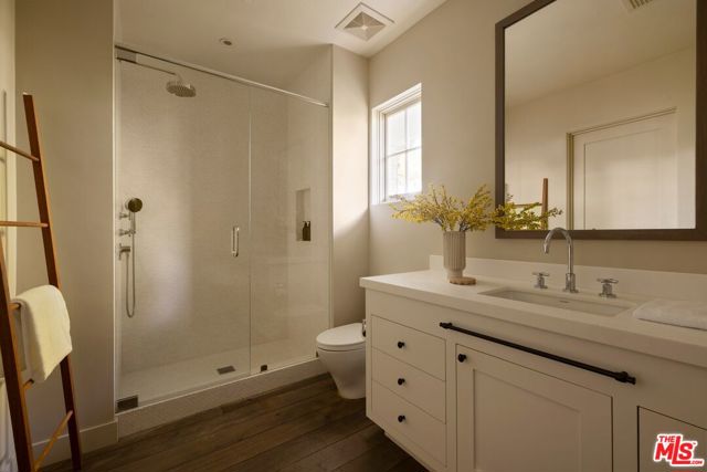 1319 Amalfi Drive, Pacific Palisades CA: https://media.crmls.org/mediaz/9949979a-d06a-4e28-8031-7f1d1e0e2308.jpg