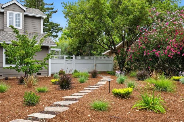 356 Covington Road, Los Altos CA: https://media.crmls.org/mediaz/9949c654-5860-45c3-a3d8-f2636a0f980d.jpg