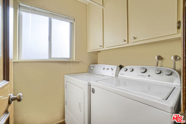 364 Pershing Drive, Playa del Rey CA: https://media.crmls.org/mediaz/9949e02d-905d-45ca-82a7-5f7e844eab18.jpg