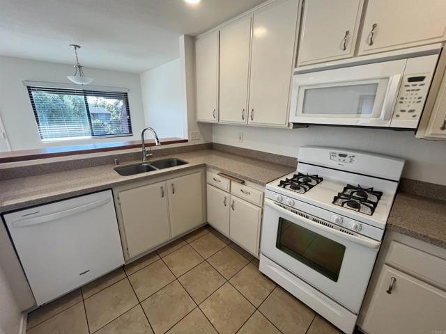 Image 8 of 44 For 2556 Ocean Cove Dr.