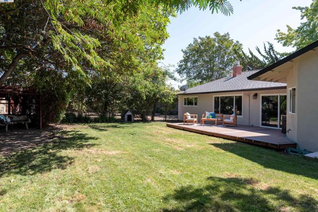 5268 Keeler Ct, Fremont CA: https://media.crmls.org/mediaz/9949f7d7-fa58-46cb-aa5c-1f45647c5ef4.jpg