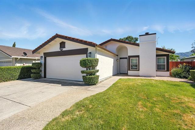 1180 Peterson Drive, Gilroy CA: https://media.crmls.org/mediaz/994a2a78-77cb-45b8-950f-4a0d4ec916ad.jpg