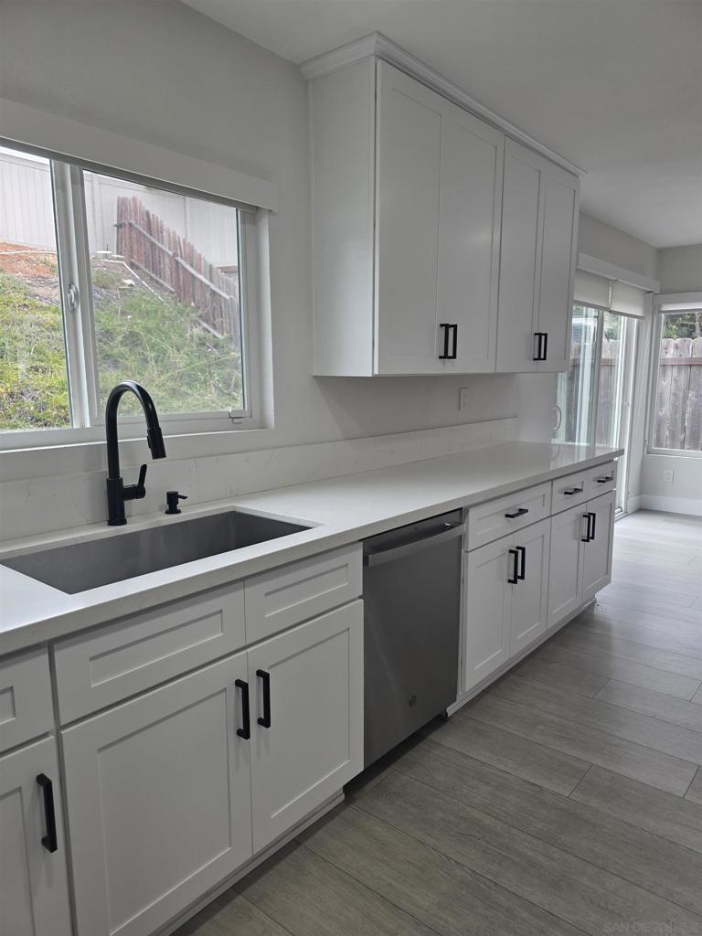 8430 Hydra Lane - photo 4