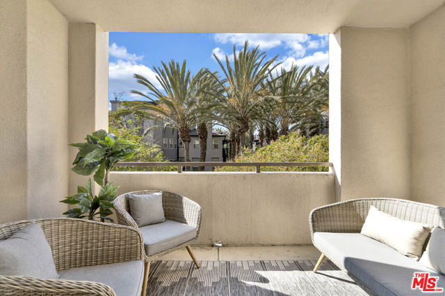 13075 Pacific, Playa Vista CA: https://media.crmls.org/mediaz/994b32b4-1144-4b64-a3ec-2fb330d437ef.jpg