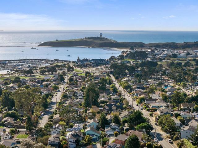 622 Avenue Balboa, El Granada CA: https://media.crmls.org/mediaz/994b5b8d-7c22-4ea0-8974-bdb4b9a17c67.jpg