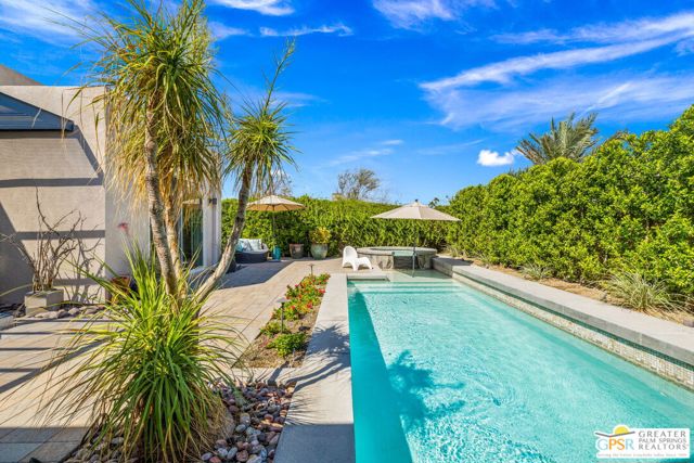 702 Axis Way, Palm Springs CA: https://media.crmls.org/mediaz/994b8de2-f15e-4b7a-8ea4-5025a723a725.jpg