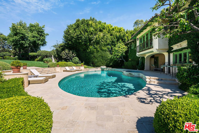 Image 18 of 49 For 1550 Amalfi Drive