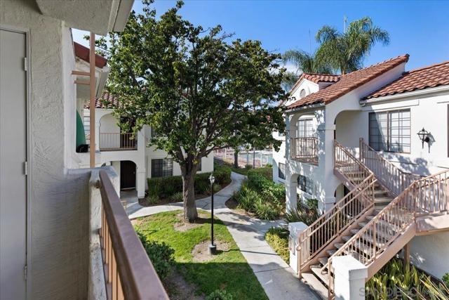 13330 Caminito Ciera, San Diego CA: https://media.crmls.org/mediaz/994bff46-437e-44c8-b780-9b79863d6eb0.jpg