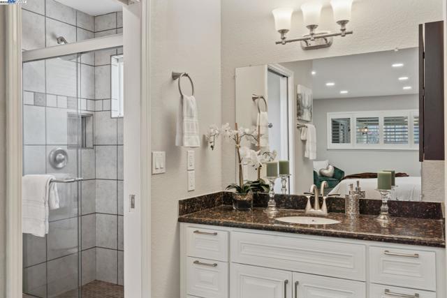 2682 Pickfair Ln, Livermore CA: https://media.crmls.org/mediaz/994c1a12-531b-489c-9220-36b388e60438.jpg