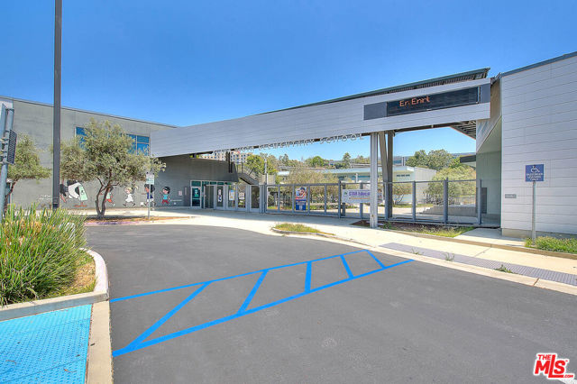 13020 Pacific, Playa Vista CA: https://media.crmls.org/mediaz/994c4f67-ad11-4b3c-b637-e78c10e77206.jpg