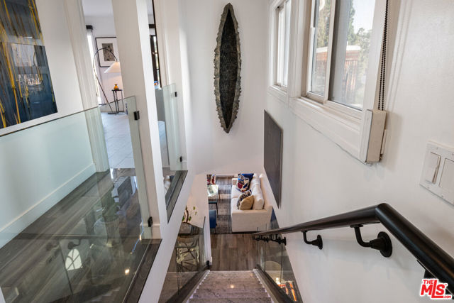 6801 Iris Circle, Los Angeles CA: https://media.crmls.org/mediaz/994c8d49-f21d-4013-87a5-9a74b342aa52.jpg