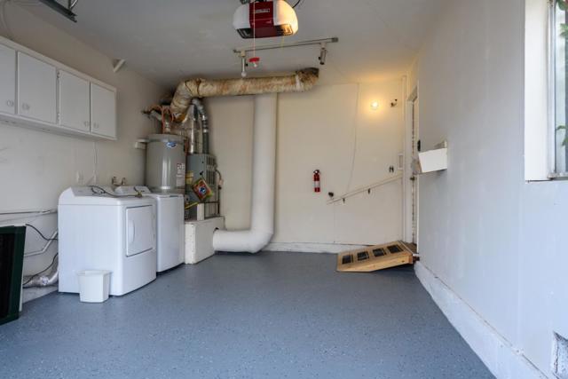 1029 Suzanne Court, Half Moon Bay CA: https://media.crmls.org/mediaz/994d8a73-ff47-4208-a60d-c03e55954cd0.jpg