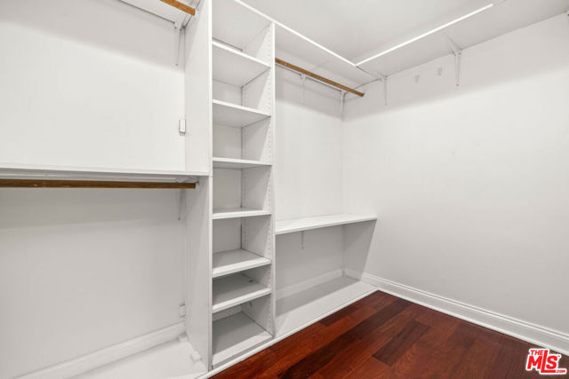 427 W Manchester Avenue, Playa del Rey CA: https://media.crmls.org/mediaz/994dd93a-ec6c-4751-80f1-f331f42732aa.jpg