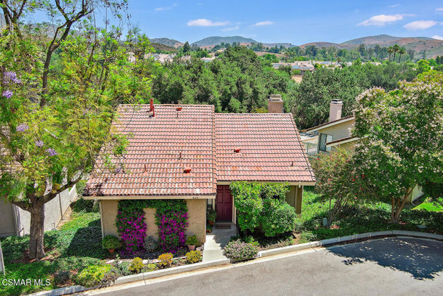 434 Vista Dorado Lane, Oak Park CA: https://media.crmls.org/mediaz/994e1ef0-c95b-4498-b43d-c6d063d2ca2c.jpg