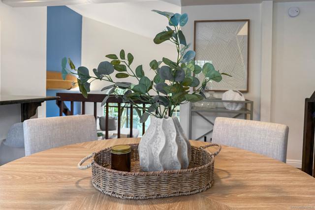 2362 Altisma Way, Carlsbad CA: https://media.crmls.org/mediaz/994e20c6-e476-47b2-9574-cd3ff2fdc275.jpg