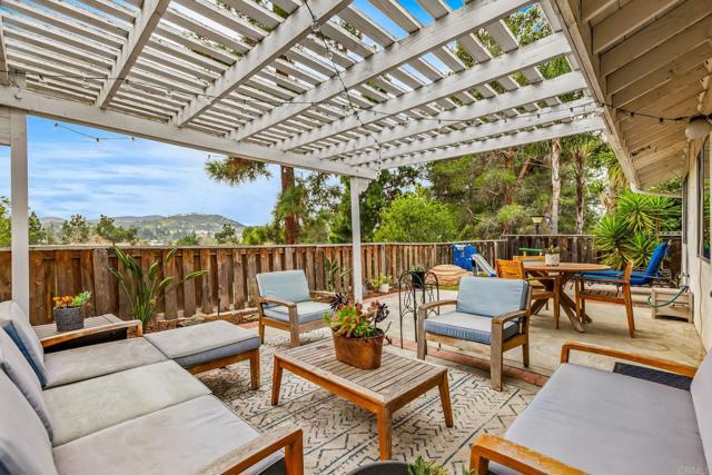 Detail Gallery Image 21 of 37 For 1887 Guilder Gln, Escondido,  CA 92029 - 3 Beds | 2 Baths