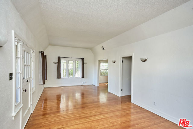 1253 Keniston Avenue, Los Angeles CA: https://media.crmls.org/mediaz/994f391a-0d48-4fe3-b0ef-966148076d7e.jpg