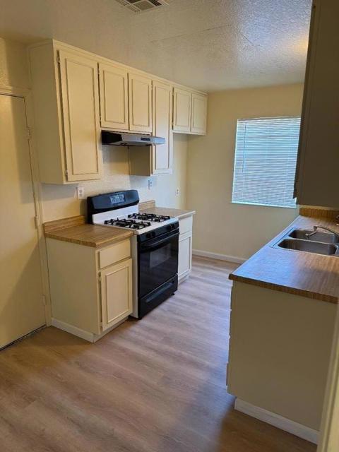 1545 Boyle Court, Salinas CA: https://media.crmls.org/mediaz/994f4033-a3d0-437d-952c-627c62559be4.jpg