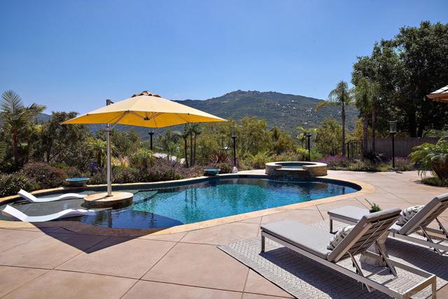 14460 Cheyenne Trl, Poway CA: https://media.crmls.org/mediaz/994facbb-b55d-46ba-ad1b-386a4d041c8f.jpg