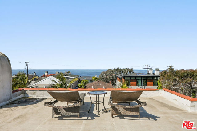 2010 Monterey Boulevard, Hermosa Beach, California 90254, 4 Bedrooms Bedrooms, ,4 BathroomsBathrooms,Residential,Sold,Monterey,25521523