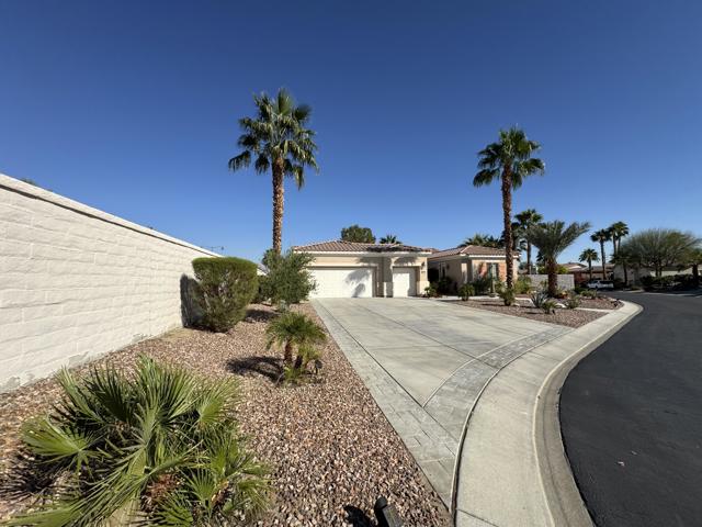 80372 Camino San Lucas, Indio CA: https://media.crmls.org/mediaz/99500a70-28e1-4502-a643-45e453910021.jpg