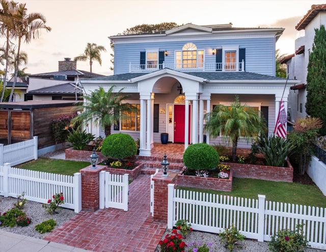 260 H Avenue, Coronado CA: https://media.crmls.org/mediaz/9950a7d6-cb8b-48b0-9f8d-da9d17cc40b9.jpg