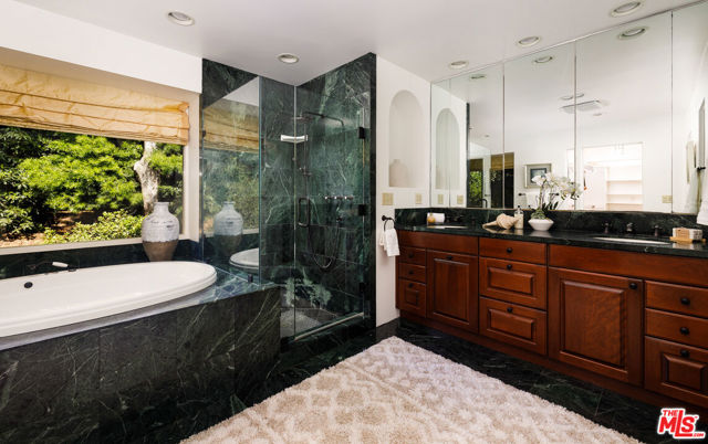 4490 Via Alegre, Santa Barbara CA: https://media.crmls.org/mediaz/99516b9f-9693-4b41-af1f-fbc0e2574629.jpg